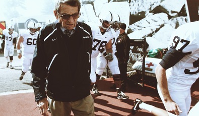 Joepa_head_down