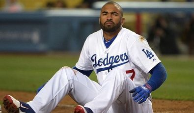 Matt_kemp_sitting_on_field