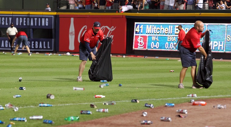 Braves_trash